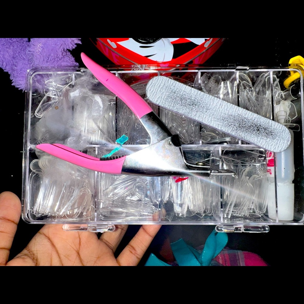 Nail kit